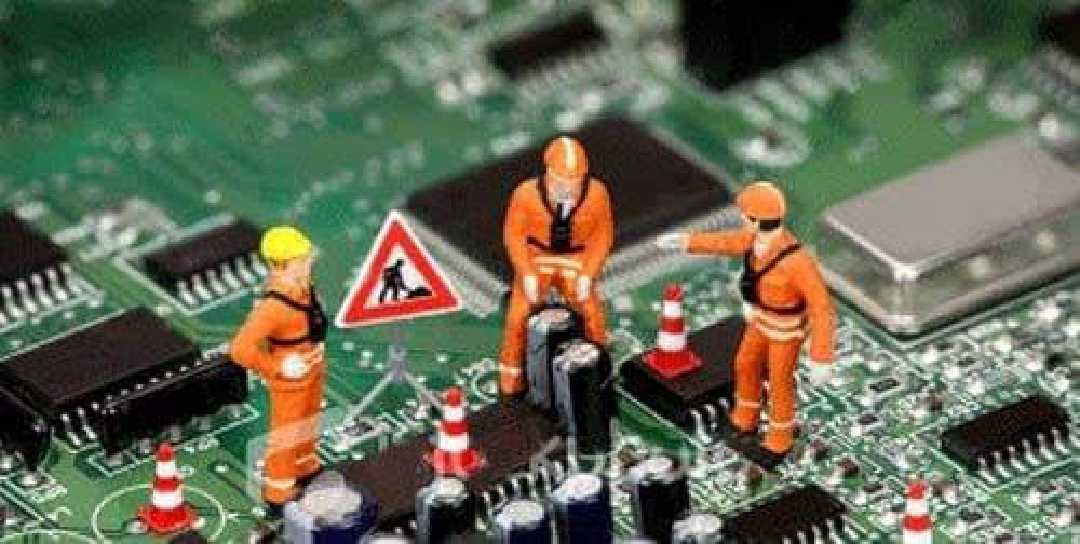 Manutenção, formatação e suporte técnico para computadores e notebooks